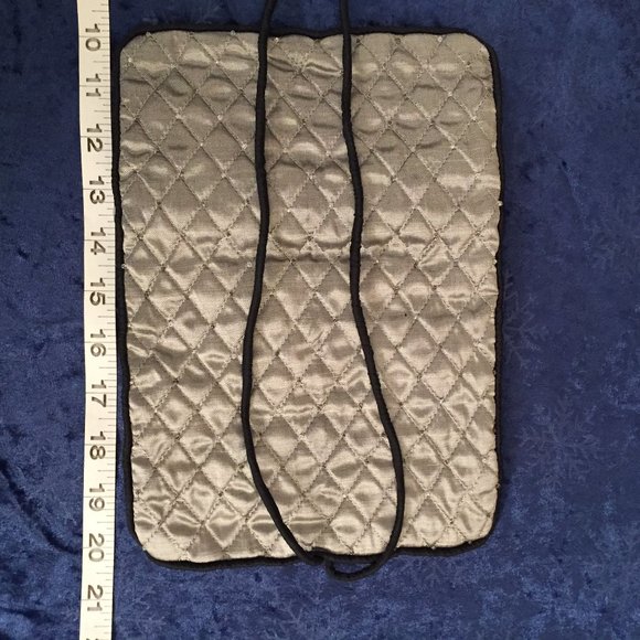 Green Gecko Small Gray Silk Jewelry Travel Pouch - Picture 3 of 5